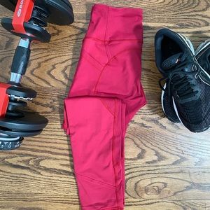 Lululemon red all the right places crops 23”